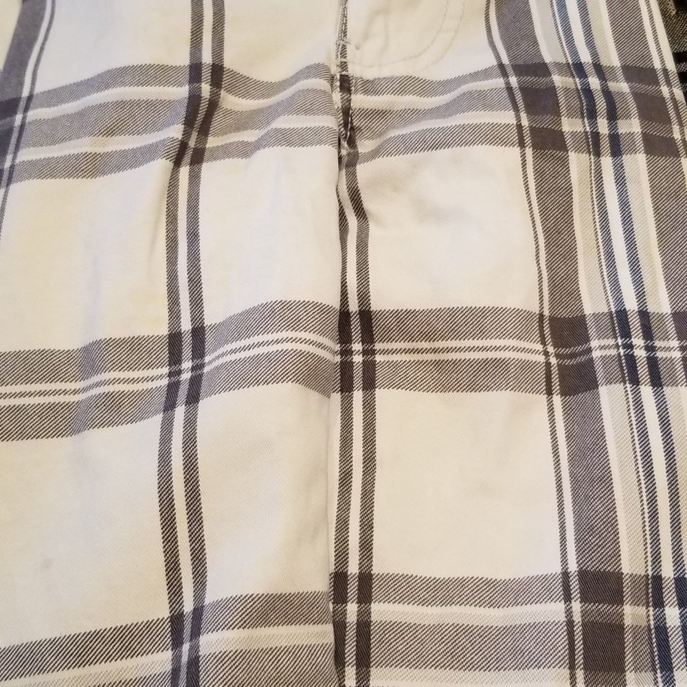 Men's walking shorts - Picture 2 of 3